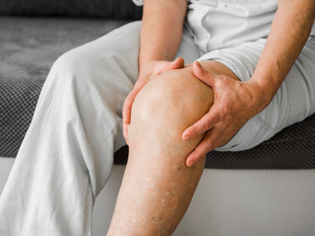 Common Knee Pain Problems and Their Treatment Options in Varanasi